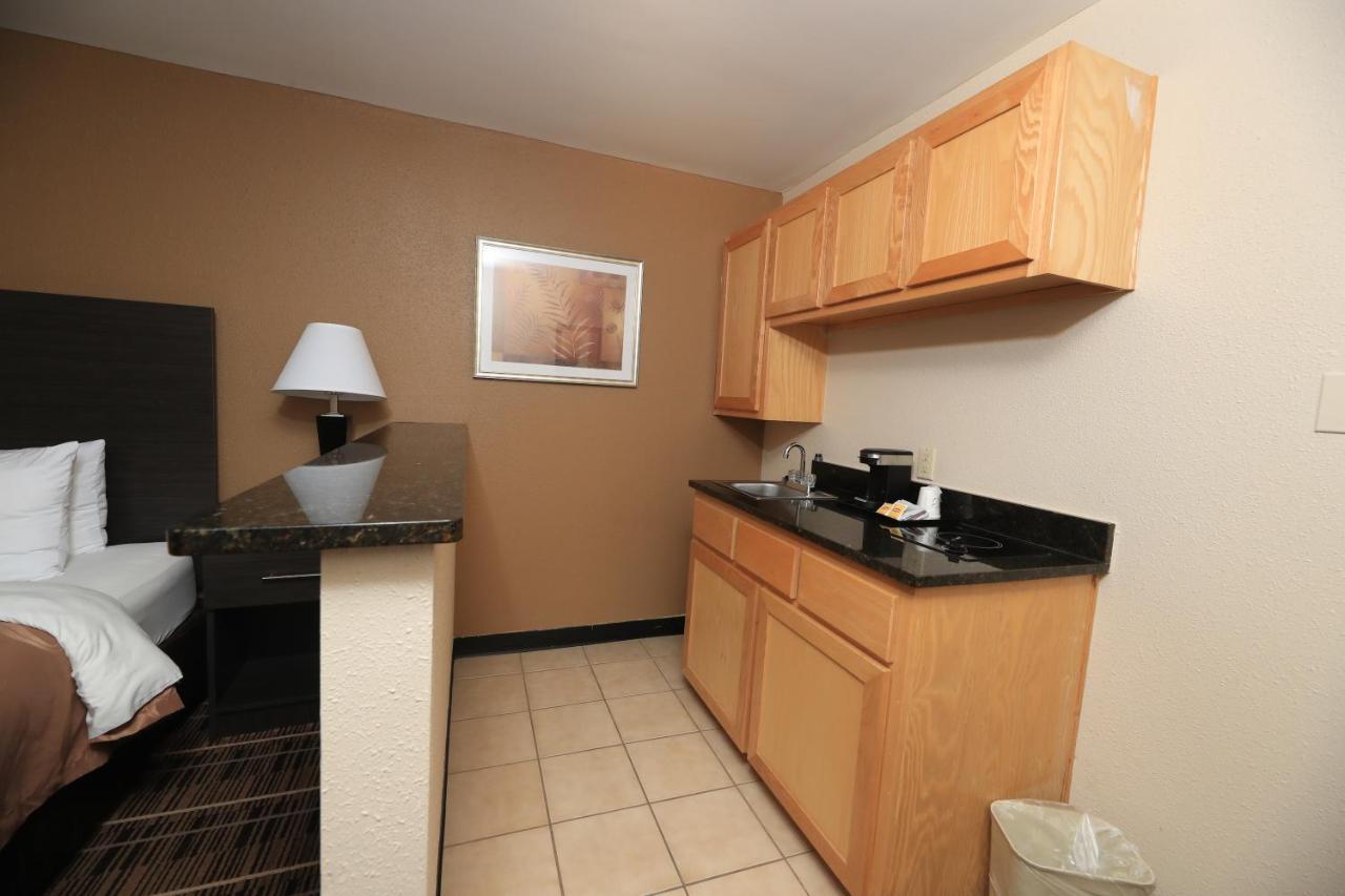 Quality Inn Dfw Airport North - Ървинг Екстериор снимка