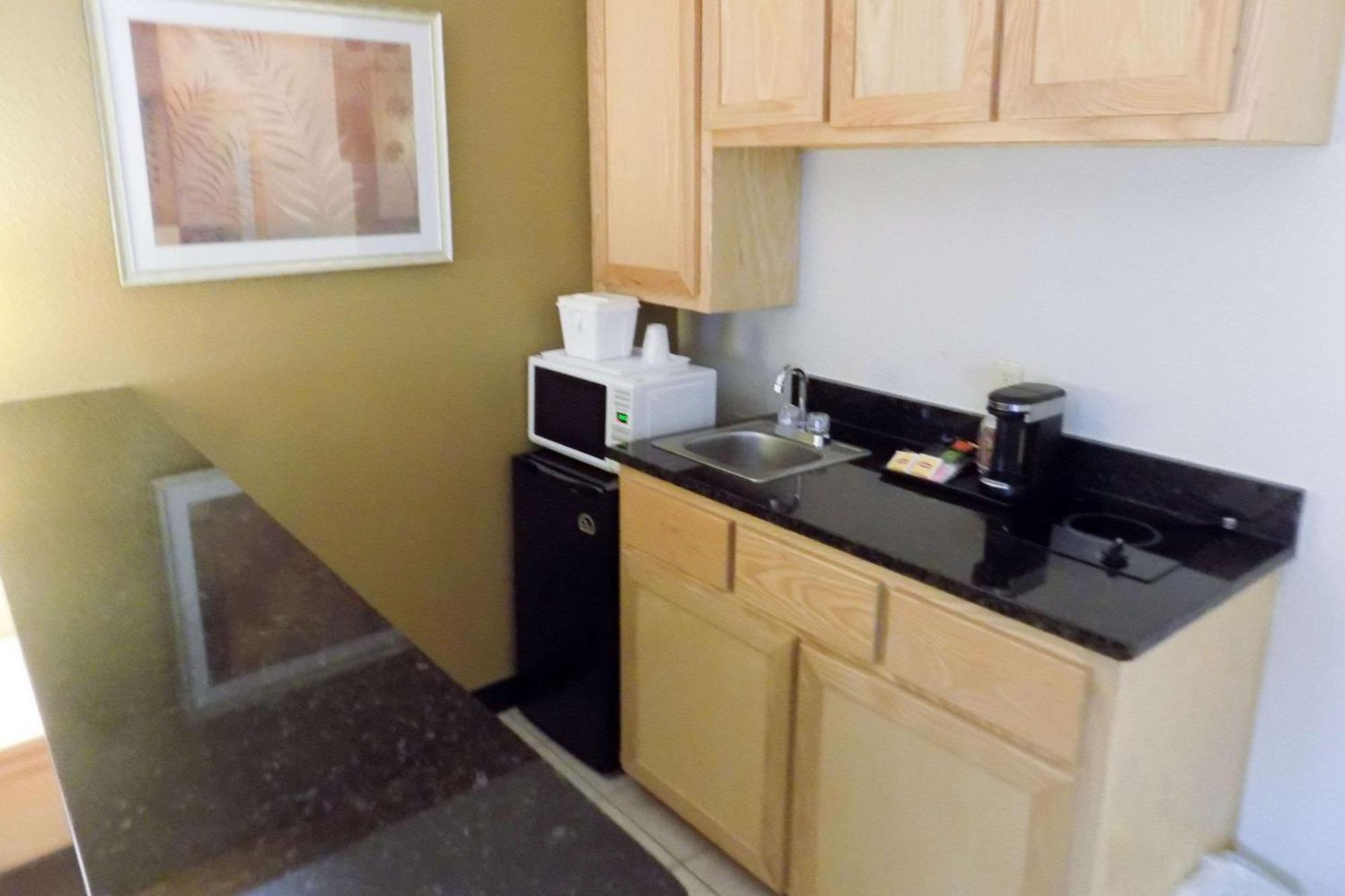 Quality Inn Dfw Airport North - Ървинг Екстериор снимка