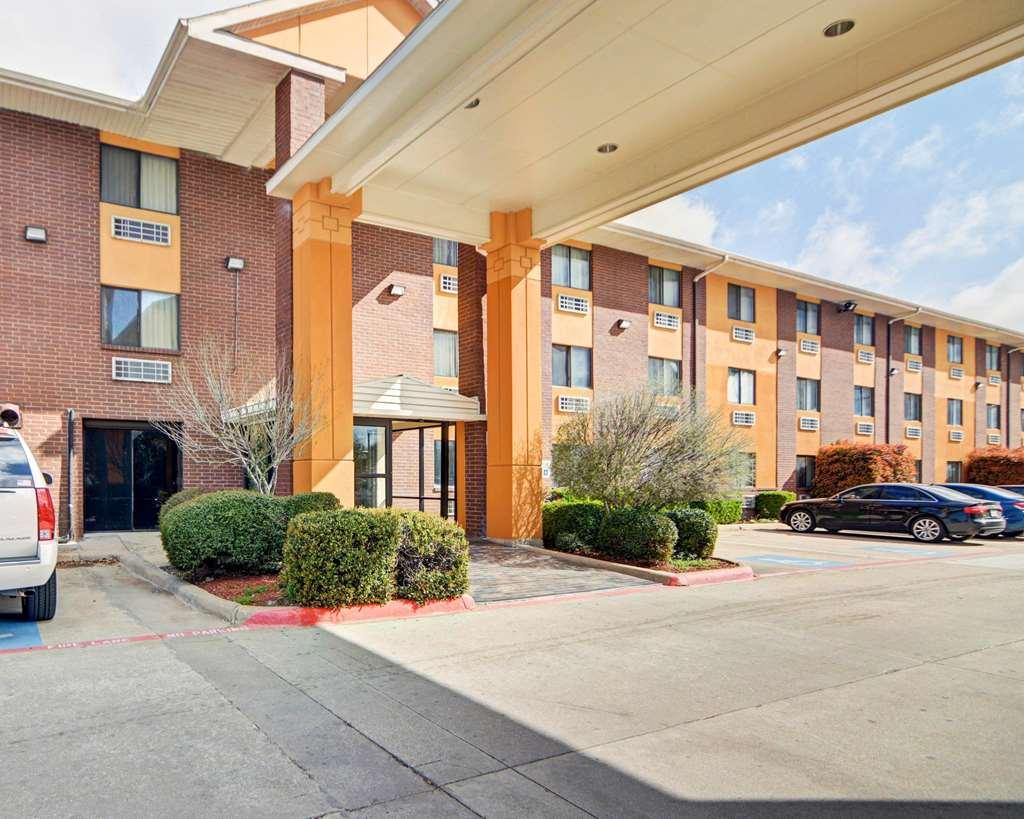 Quality Inn Dfw Airport North - Ървинг Екстериор снимка
